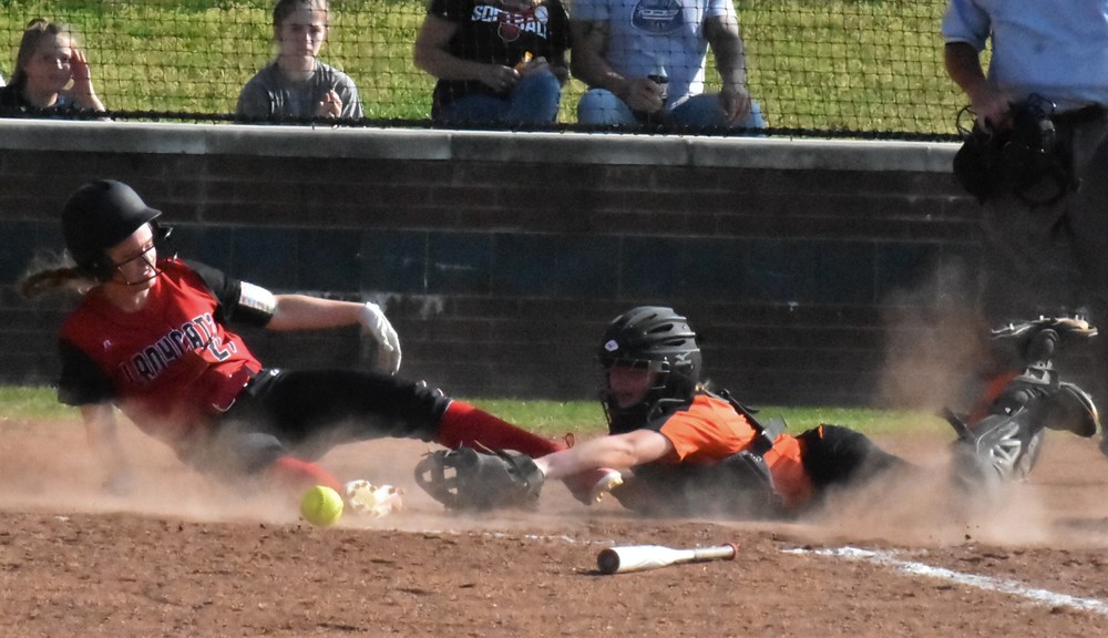 Puckett's Homerun Highlight for Mena!