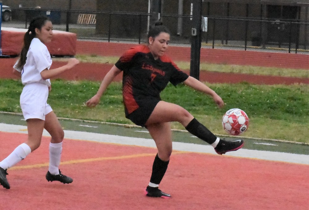 Ladycats Improve To 4-1 !