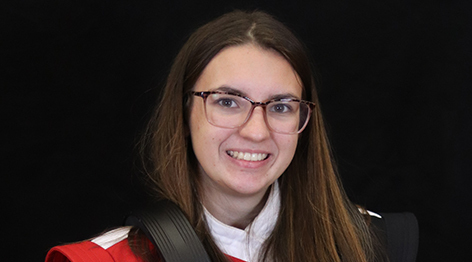 Head Earns Scholarship !