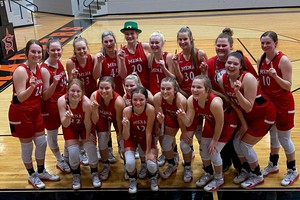 Ladycats Take Tourny Title !